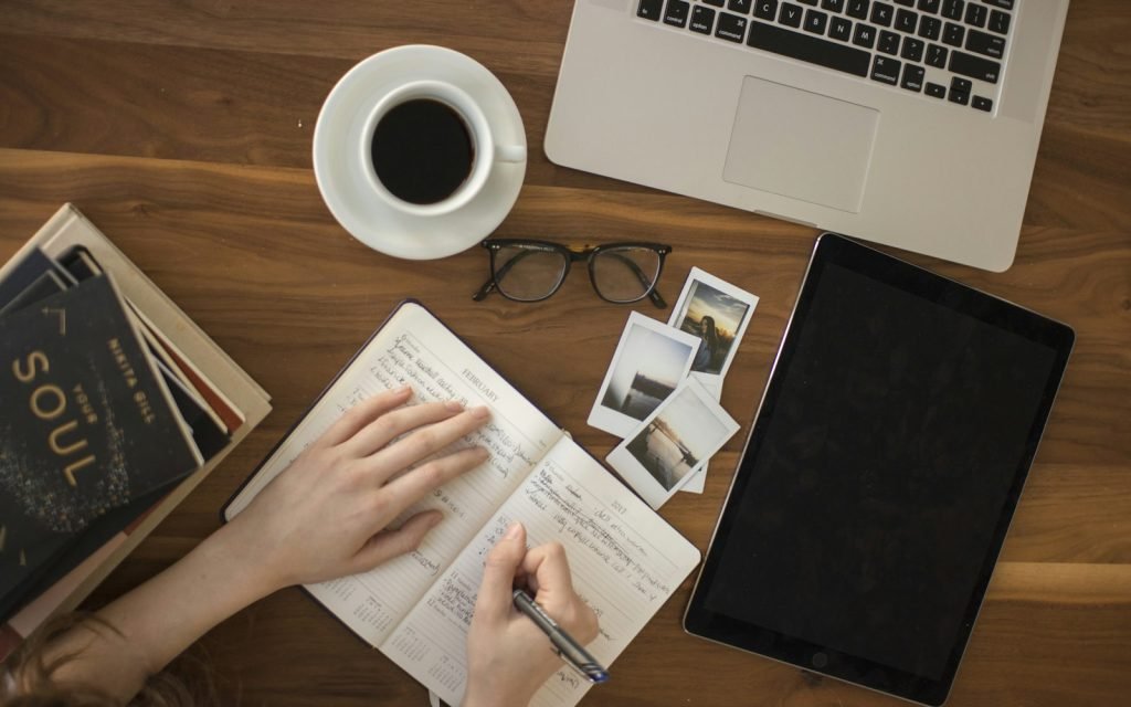Create Scroll-Stopping Social Captions with AI